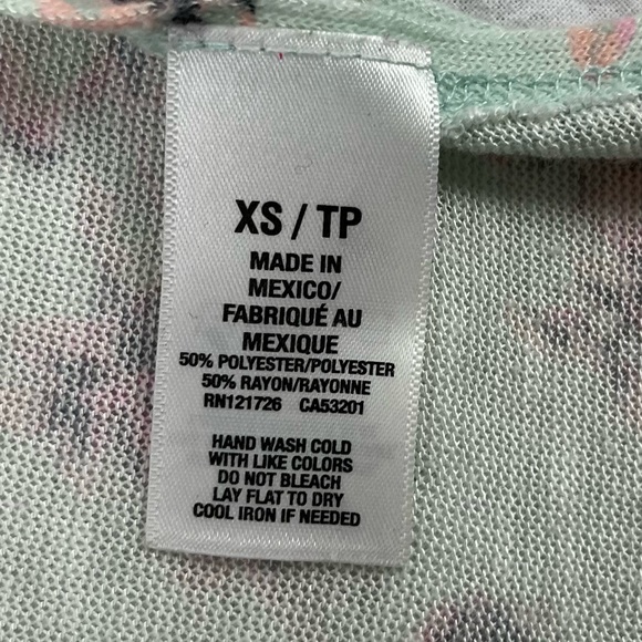 Aeropostale T-Shirt | Size XS - Picture 3 of 4